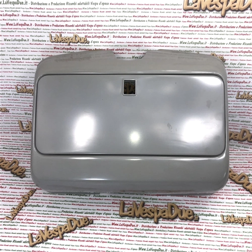 Front storage box for VESPA 80 125 150 200 PE PX first series