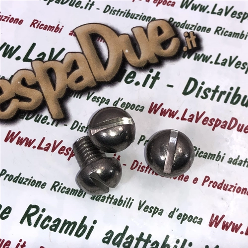 Tornillo de cabeza redonda en acero inoxidable 18/8 UNI 254 8 mm x 11 mm VESPA. Orificios de cierre para diversas aplicaciones. Producto italiano, antiguo stock.