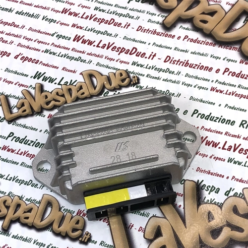 Régulateur de tension d'origine Piaggio 12 V 20 Ah à 3 broches pour VESPA PK 50 125 S SS XL XL2 ETS PX 80 125 150 200 PE PX E Lusso T5 APE ro 161639 1616395