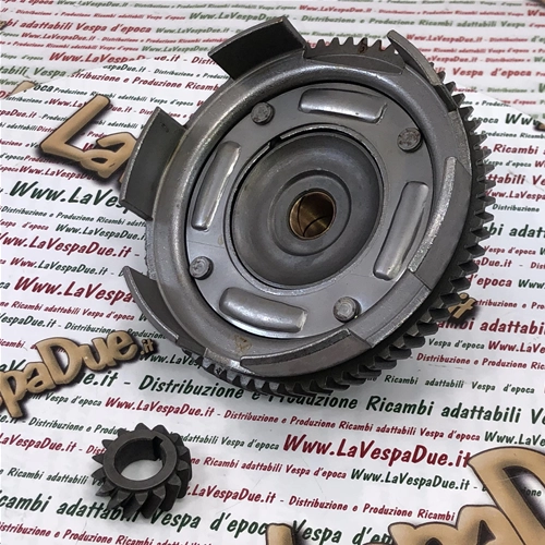 Cloche d'embrayage à denture hélicoïdale Z 14 - 69 en fonte pour transmission primaire VESPA 50 CV FL (paire)