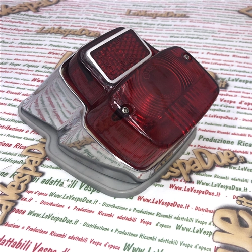 Rear brake light in polished chromed aluminum with bulb for VESPA 50 90 125 SS R VMA1T PRIMAVERA