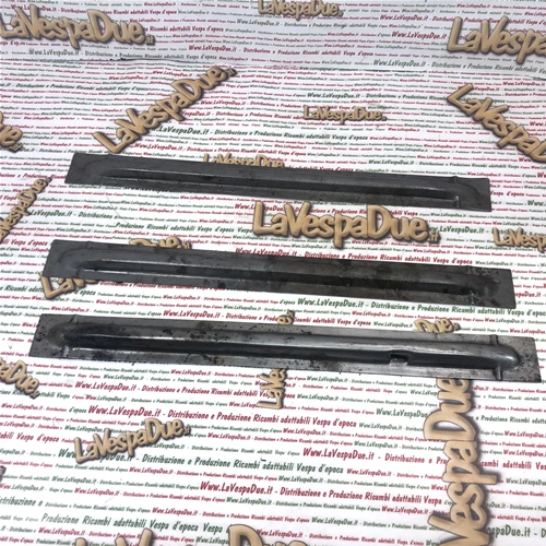 Complete kit of 3 footrest reinforcements for VESPA 125 150 180 200 VNA VNB VBA VBB GL GT GTR TS SPRINT VELOCE RALLY