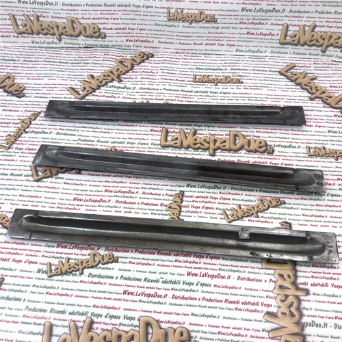 Complete kit of 3 footrest reinforcements for VESPA 125 150 180 200 VNA VNB VBA VBB GL GT GTR TS SPRINT VELOCE RALLY