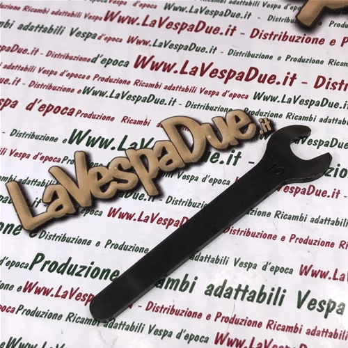 Llave plana simple de 10 mm con tratamiento bruñido y boca inclinada a 15° para VESPA 50 90 125 150 160 180 200.