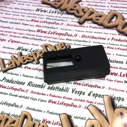 TAPA DEL INTERRUPTOR DE INTERMITENTES VESPA 125 150 200 PX PE ARCOBALENO PK EXTRANJERO - RO 217899