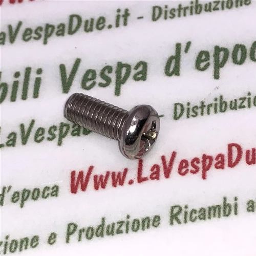 Vis 5 mm x 12 mm pour la fixation du feu arrière des modèles Vespa 50, NLR, 125, 150, 160, 180 et 200 (diverses applications).