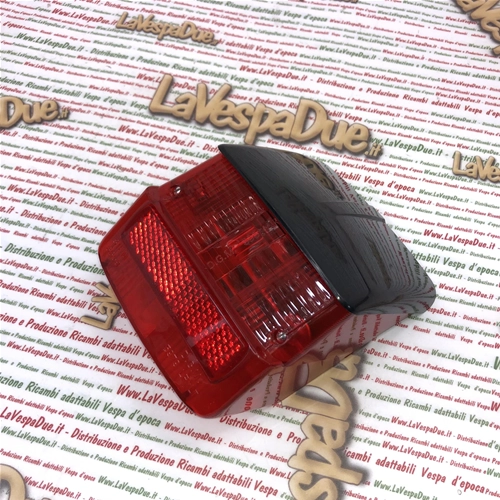 Feu arrière SIEM d'origine pour Vespa 125, 150, 180, 200 TS, GTR, Sprint, Veloce, Rallye (réf. 121017, 141758), complet avec support de lampe, joint et visière.