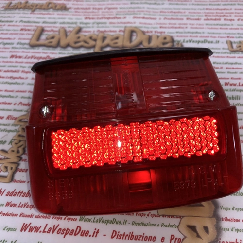 Feu arrière SIEM d'origine pour Vespa 125, 150, 180, 200 TS, GTR, Sprint, Veloce, Rallye (réf. 121017, 141758), complet avec support de lampe, joint et visière.