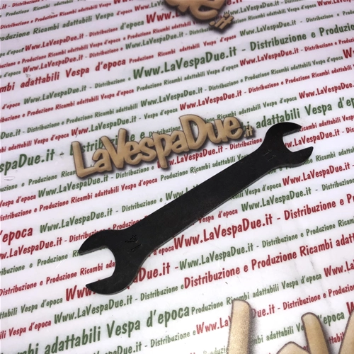 Llave doble plana de 11 y 14 mm con tratamiento bruñido y boca inclinada a 15° para VESPA 50 90 125 150 160 180 200.