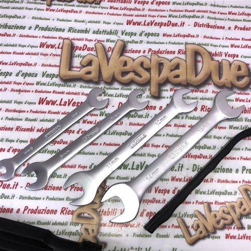 Kit de herramientas de 6 piezas para VESPA 50 90 125 150 160 180 200: bolsa, destornillador, cepillo, llave inglesa, mantenimiento de emergencia para reparaciones rápidas.