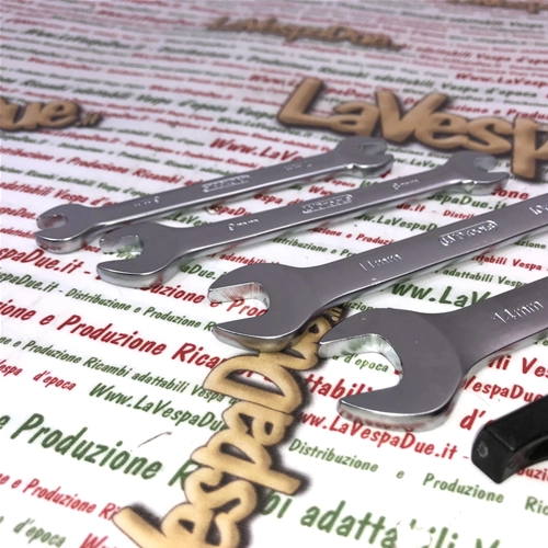 Kit de herramientas de 6 piezas para VESPA 50 90 125 150 160 180 200: bolsa, destornillador, cepillo, llave inglesa, mantenimiento de emergencia para reparaciones rápidas.