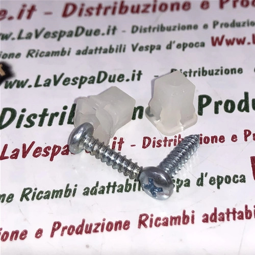 Satz mit 4 Schrauben zur Befestigung des Staufachs am Topcase für VESPA PX PE 125 150 200 T5 ARCOBALENO