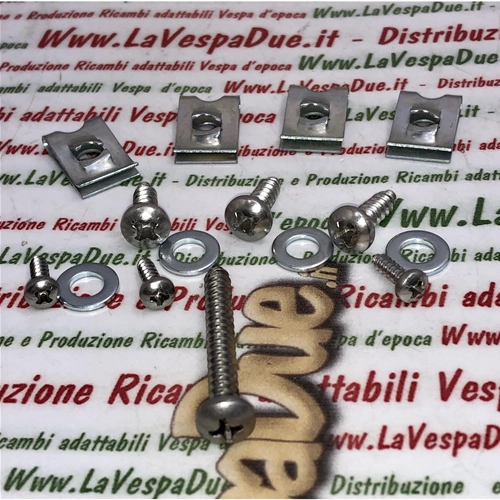 Kit de 15 pièces avec vis pour le montage de la calandre avant de la Vespa 50 Special Elestart