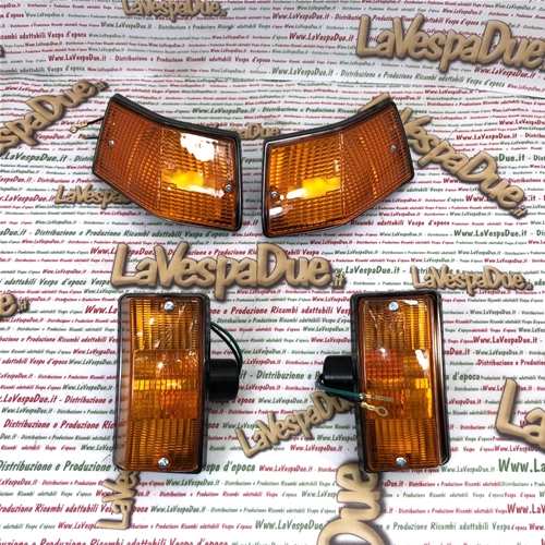 Kit serie 4 frecce arancioni anteriori e posteriori complete di lampade per VESPA 125 150 200 PX PE ARCOBALENO omologate