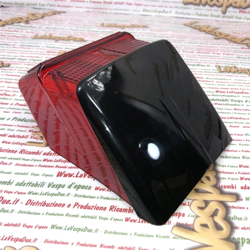 Approved plastic lens for rear stop light complete with black roof for VESPA 125 150 180 200 TS GTR SPRINT VELOCE RALLY ro 121017