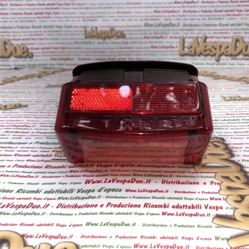 Approved plastic lens for rear stop light complete with black roof for VESPA 125 150 180 200 TS GTR SPRINT VELOCE RALLY ro 121017