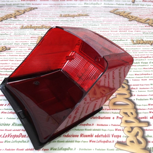 Approved plastic lens for rear stop light complete with black roof for VESPA 125 150 180 200 TS GTR SPRINT VELOCE RALLY ro 121017