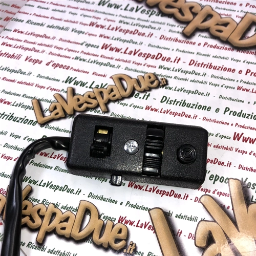 Interruptor de luz con tornillos macho y hembra para VESPA 50 SPECIAL ro 123152 - 160752 - 142966
