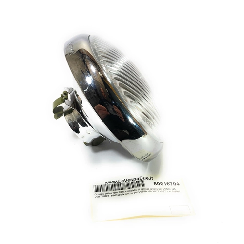 Faro SIEM de Ø 105 mm para VESPA 125 VM1T VM2T, completo con marco anular y portalámparas. También apto para VESPA 125 VN1T VN2T. Referencia: 0218087.