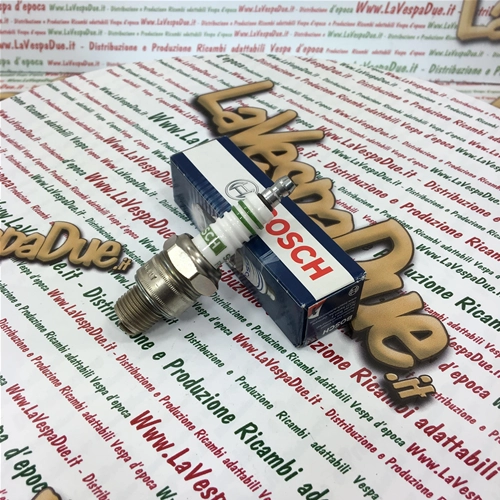 BOSCH WR7AC shielded spark plug with copper core and equivalent NGK BR6HS short pitch anti-interference resistor for VESPA 50 80 90 125 150