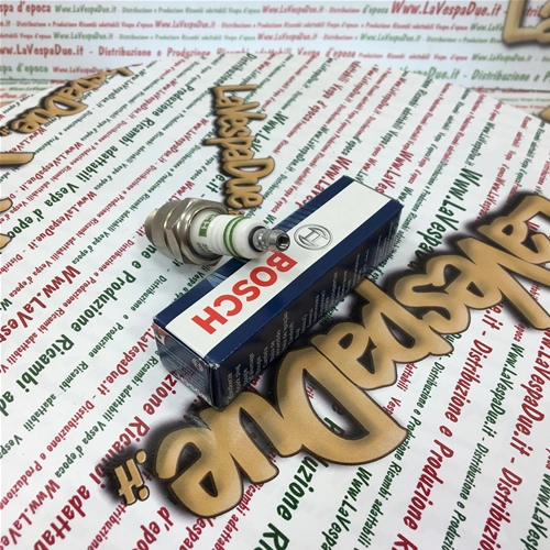 BOSCH WR7AC shielded spark plug with copper core and equivalent NGK BR6HS short pitch anti-interference resistor for VESPA 50 80 90 125 150
