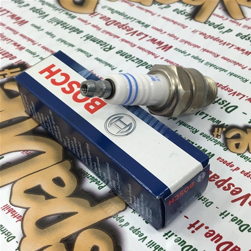 BOSCH WR5AC shielded spark plug with copper core and equivalent NGK BR7HS short pitch anti-interference resistor for VESPA 50 80 90 125 150