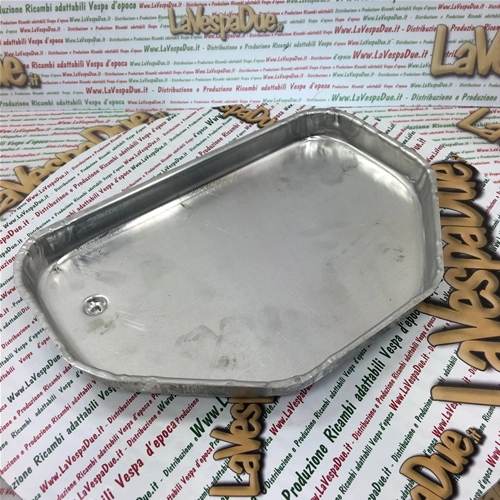 DEPÓSITO DE ALUMINIO PARA LA MEZCLA DEL COMPARTIMENTO DEL CARBURADOR DE LA VESPA 125 VM1T VU1T UTILITARIA 1953. PRODUCTO ARTESANAL.