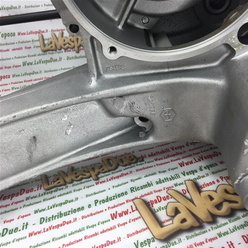 Cárter de motor original PIAGGIO para VESPA PX PE 200 con mezclador automático y arranque eléctrico VSX ro 2488135 a partir de 1998.