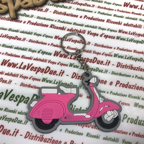 Pinkfarbener Schlüsselanhänger in Form einer VESPA 125 150 PRIMAVERA VNB VBB VBA