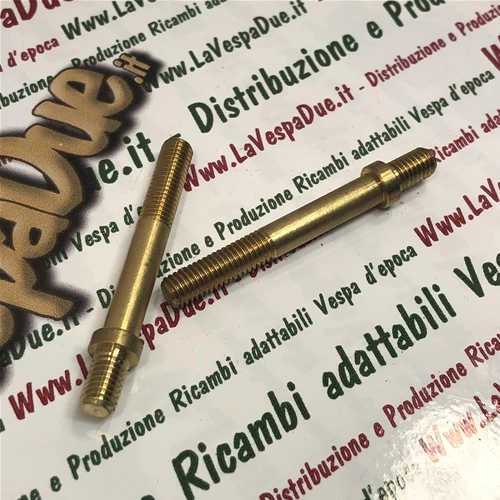 Tornillo prisionero de latón ø 5 x 38 mm para carcasa de luz trasera de VESPA 125 V30T V31T V32T V33T