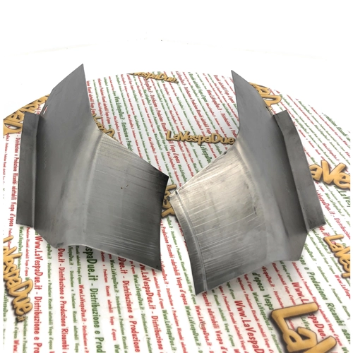 Chapa metálica completa para túnel central de estriberas de VESPA SPRINT SUPER VNB VBB GT GL PX PE RALLY 125 150 160 180 200. Producto italiano.