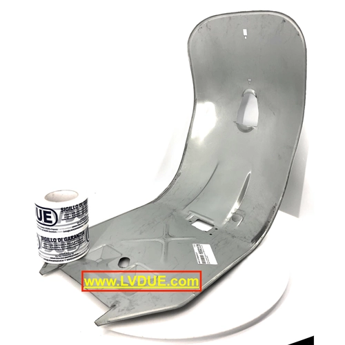 Scudo pedana completo di rinforzi e nasello scudetto quadrato VESPA 50 N L R con faro tondo Premium Quality
