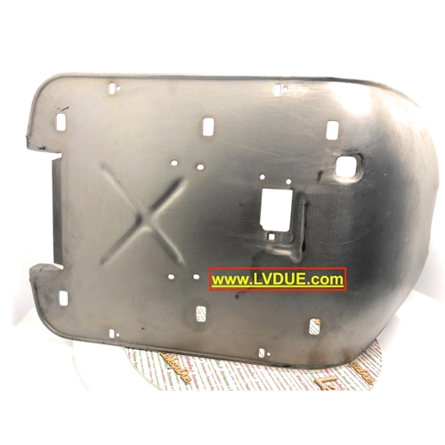 Protection de marchepied complète en tôle adaptable aux modèles VESPA 80, 125, 150, 200 E, PX, PE, T5, ARCOBALENO, lml star et LUSSO 98 (freins à disque).