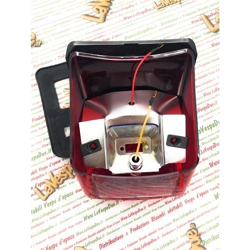 Feu stop arrière complet avec toit noir, joint et ampoules pour VESPA 125 150 180 200 TS GTR SPRINT VELOCE RALLY ro 121017 141758