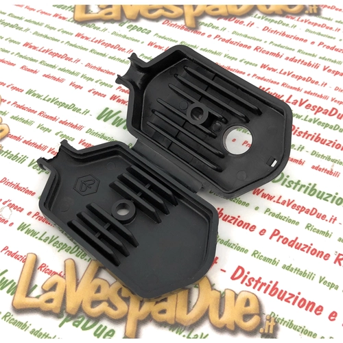 Toma de corriente BT de baja tensión original para VESPA 80 125 150 200 PX PE de primera serie con apertura lateral cerrada.