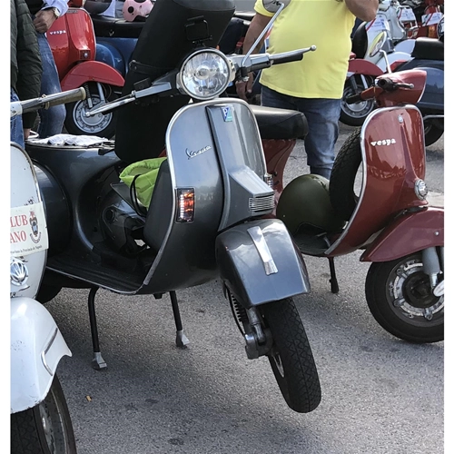 Satz mit 4 vorderen Blinkern mit 9 LEDs und verchromten hinteren Blinkern mit abgedunkelten Gläsern, komplett mit Lampen und vorderen LEDs für VESPA 80 125 150 200 PX PE ARCOBALENO - ZUGELASSENES PRODUKT