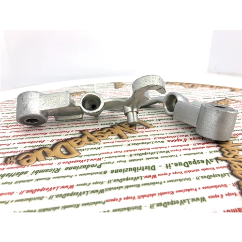 Vordere Trommelbremssattelhalterungen LAMBRETTA 125 150 LI SPECIAL GP DL SX 175 TV 200 TV SX DL GP ro 19060060/50 innocenti