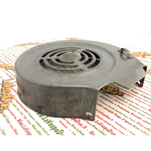 Cache-ventilateur en métal LAMBRETTA 125 150 LI SPECIAL DL GP SX 175 TV 2° 3° 200 TV SX DL GP ro 22014030 - 19014030 innocenti