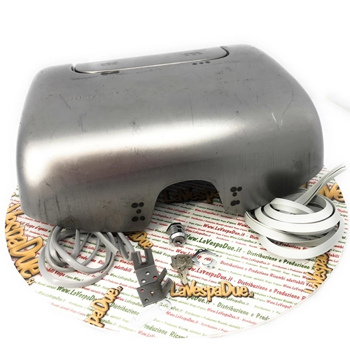 Boîte de rangement Shield LAMBRETTA 125 150 LI 3° SPECIAL SX 175 TV 3° 200 TV SX innocenti