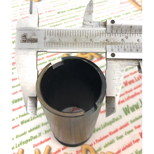 Exhaust manifold connection to the cylinder for VESPA 160 GS 180 RALLY 180 SS SUPER SPORT