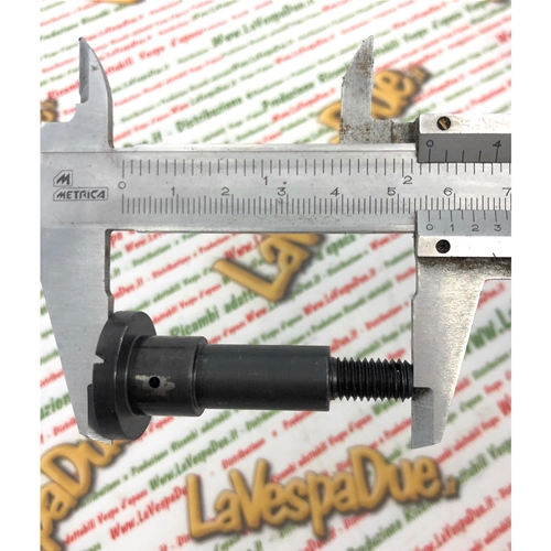 Tornillo completo con casquillo y boquilla de engrase para fijar el travesaño del motor de la VESPA 125 V1T A V15T 1948 (barra del faro bajo).