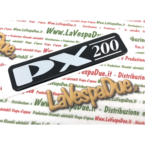 Lettrage adhésif en résine pour capot et flancs de Vespa PX 200 (1998), base noire miroir.