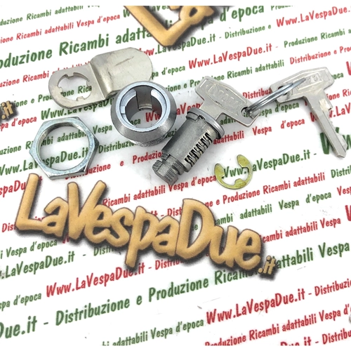 Motorseitiges Karosseriedeckel-Türschloss für VESPA 50 90 150 ET3 GS