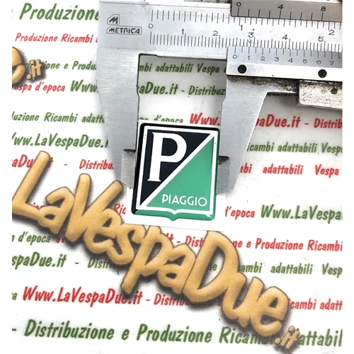 Pequeño escudo frontal de resina PIAGGIO para VESPA 50 NLR 90, tamaño mm. 25x30