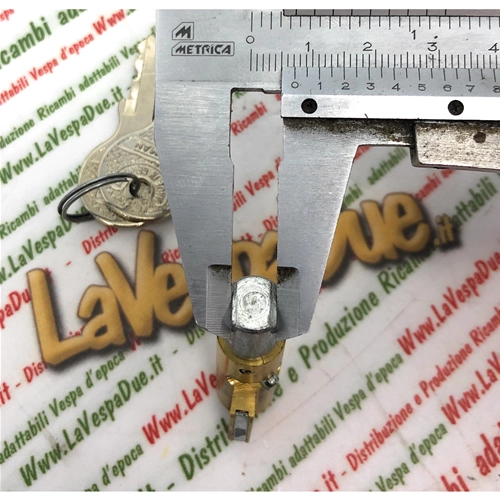 Lenkradschloss mit NEIMANN-Schlüssel für VESPA 50 90 125 150 160 180 200 SPECIAL PX TS SS SPRINT RALLY ro 152096 120328 4 mm Führung