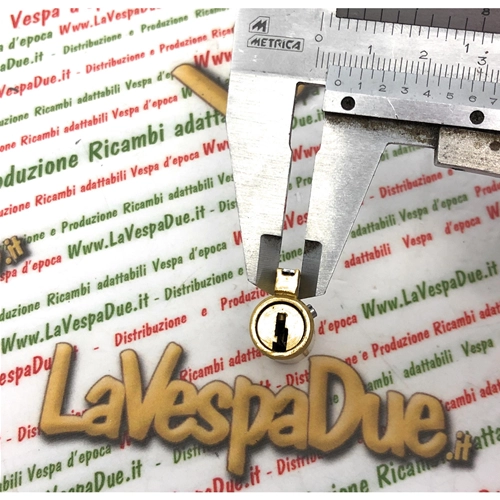 Lenkradschloss mit NEIMANN-Schlüssel für VESPA 50 NLR SPECIAL 90 125 150 160 180 GT GS SUPER PRIMAVERA SPRINT GTR kurze Ausführung 4 mm Führung ro 120328
