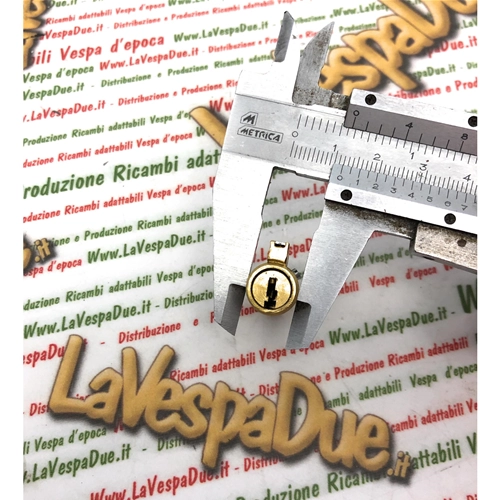 Lenkradschloss mit NEIMANN-Schlüssel für VESPA 50 NLR SPECIAL 90 125 150 160 180 GT GS SUPER PRIMAVERA SPRINT GTR kurze Ausführung 4 mm Führung ro 120328