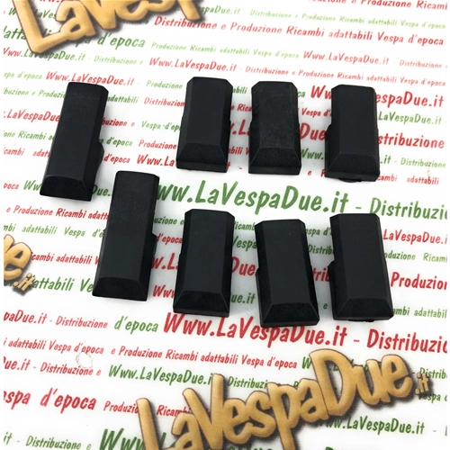 Kit de embellecedores y tapas de plástico negro para los estribos de la Vespa PK S 50 125.