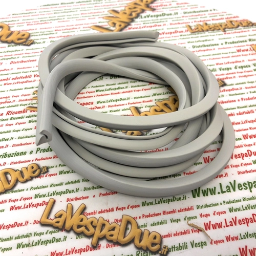 Gray rubber profile for bonnet bags VESPA 125 150 V11 V15 V30 V33 VM VN VNA VNB VL VB1 VBA GS long ml. 3.00 ro 011751
