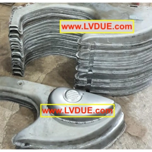 modellino AZZURRO a pedali scooter tipo Vespa in metallo verniciato a spruzzo NON è UN GIOCATTOLO